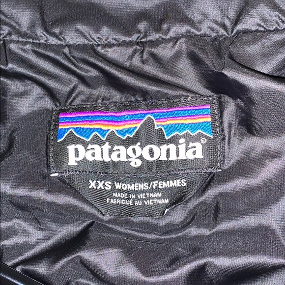 Patagonia Women’s Down Jacket - Picture 4 of 4